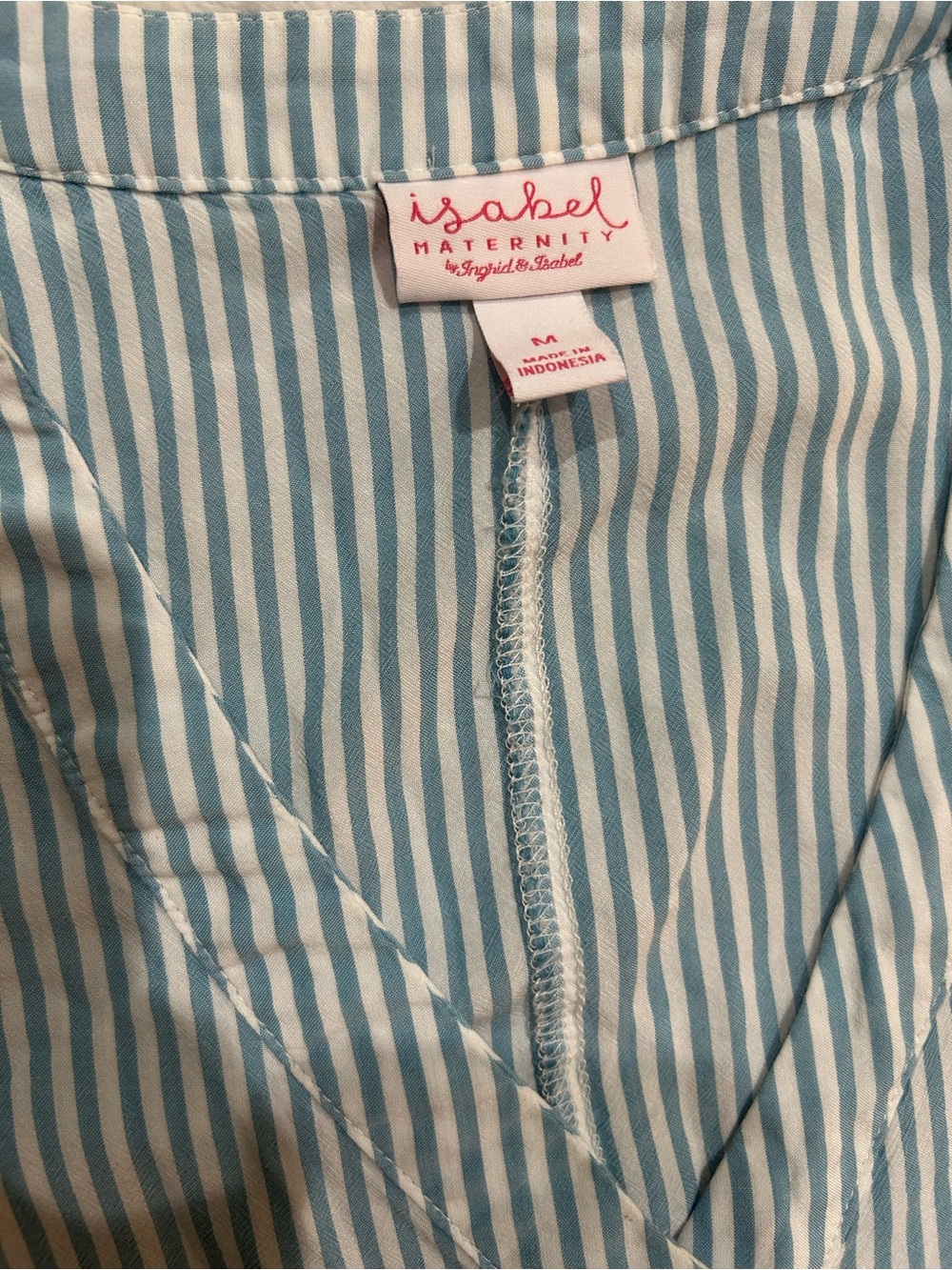 Ingrid & Isabel Light Blue White Button Down V Neck Maternity Shirt Top Size M - Picture 9 of 9
